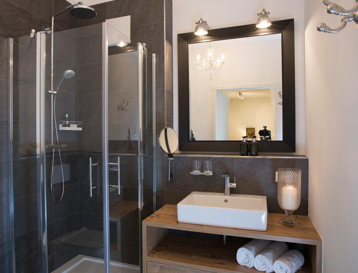 Logis First Class Business Suites Renningen Bagian luar foto