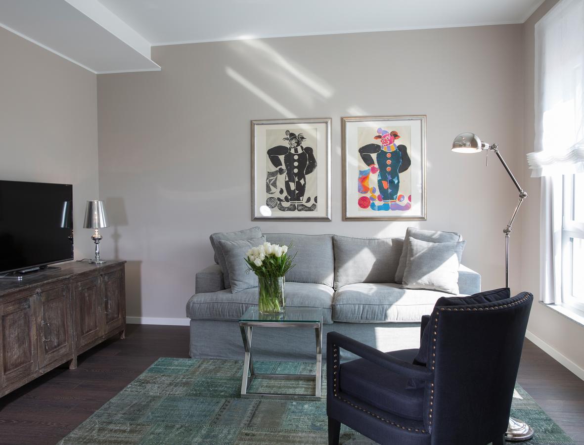 Logis First Class Business Suites Renningen Bagian luar foto